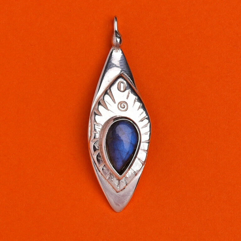 feilgold-wiesbaden-goldschmiede-susanne-geiger-serie-vulva-2023-1