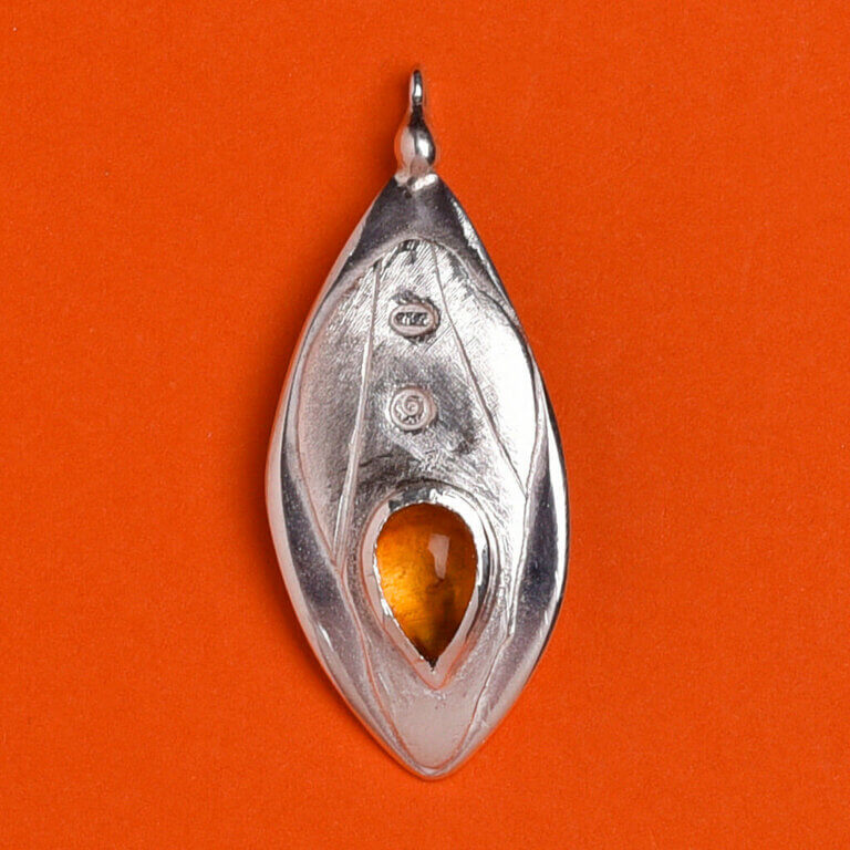 feilgold-wiesbaden-goldschmiede-susanne-geiger-serie-vulva-2023-2