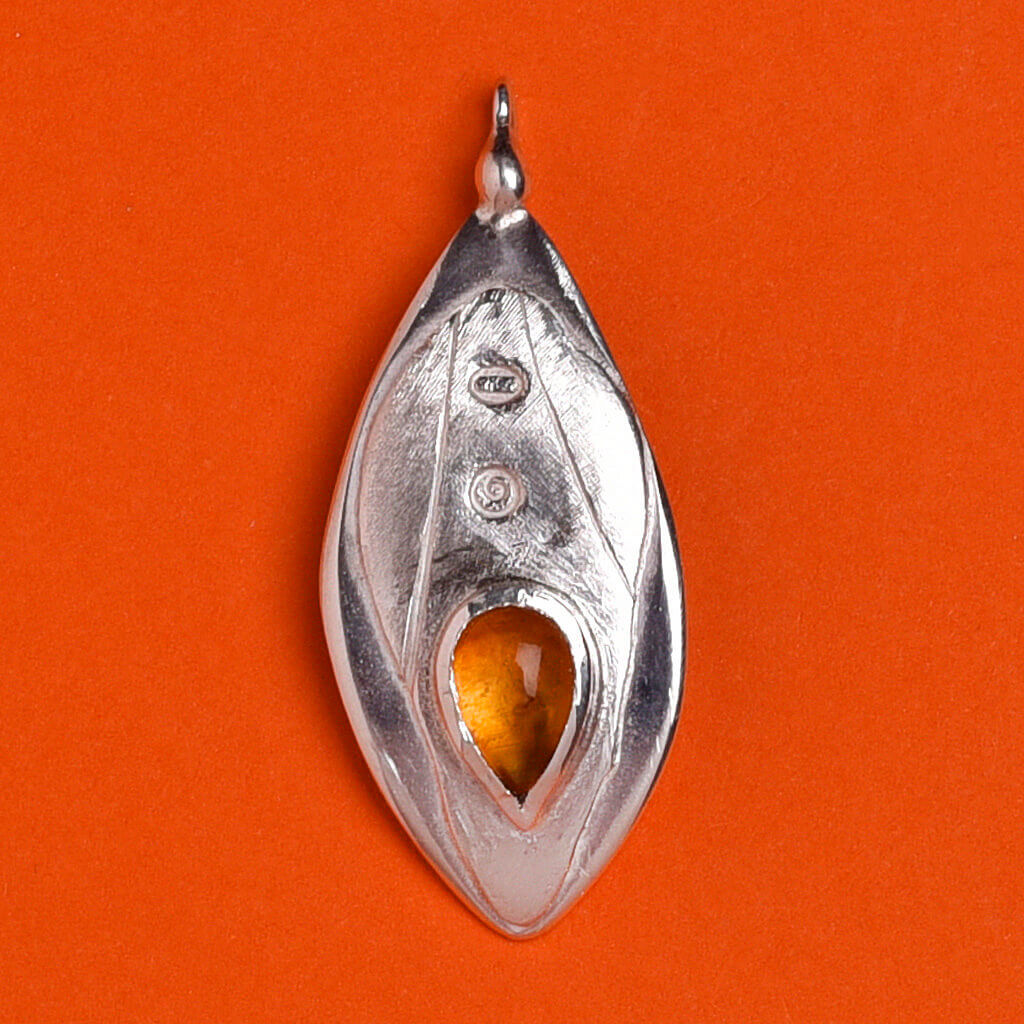 feilgold-wiesbaden-goldschmiede-susanne-geiger-serie-vulva-2023-2